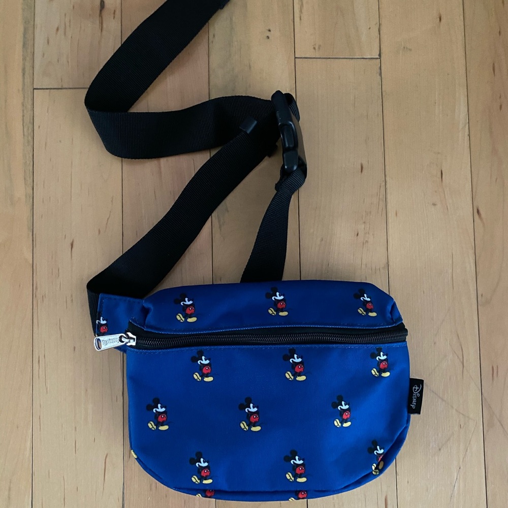 Loungefly & Disney Mickey hip pack